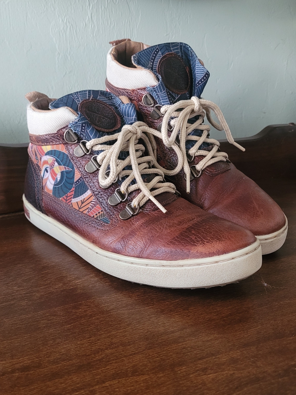 inkkas Brown Leather High-Top Boots with Contrast Stitching